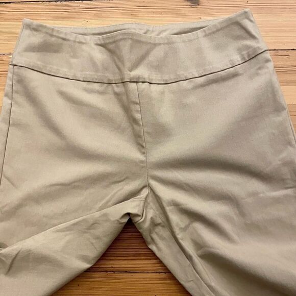 Elliott Lauren control stretch pull on ankle pant. Size 6. - Picture 5 of 15